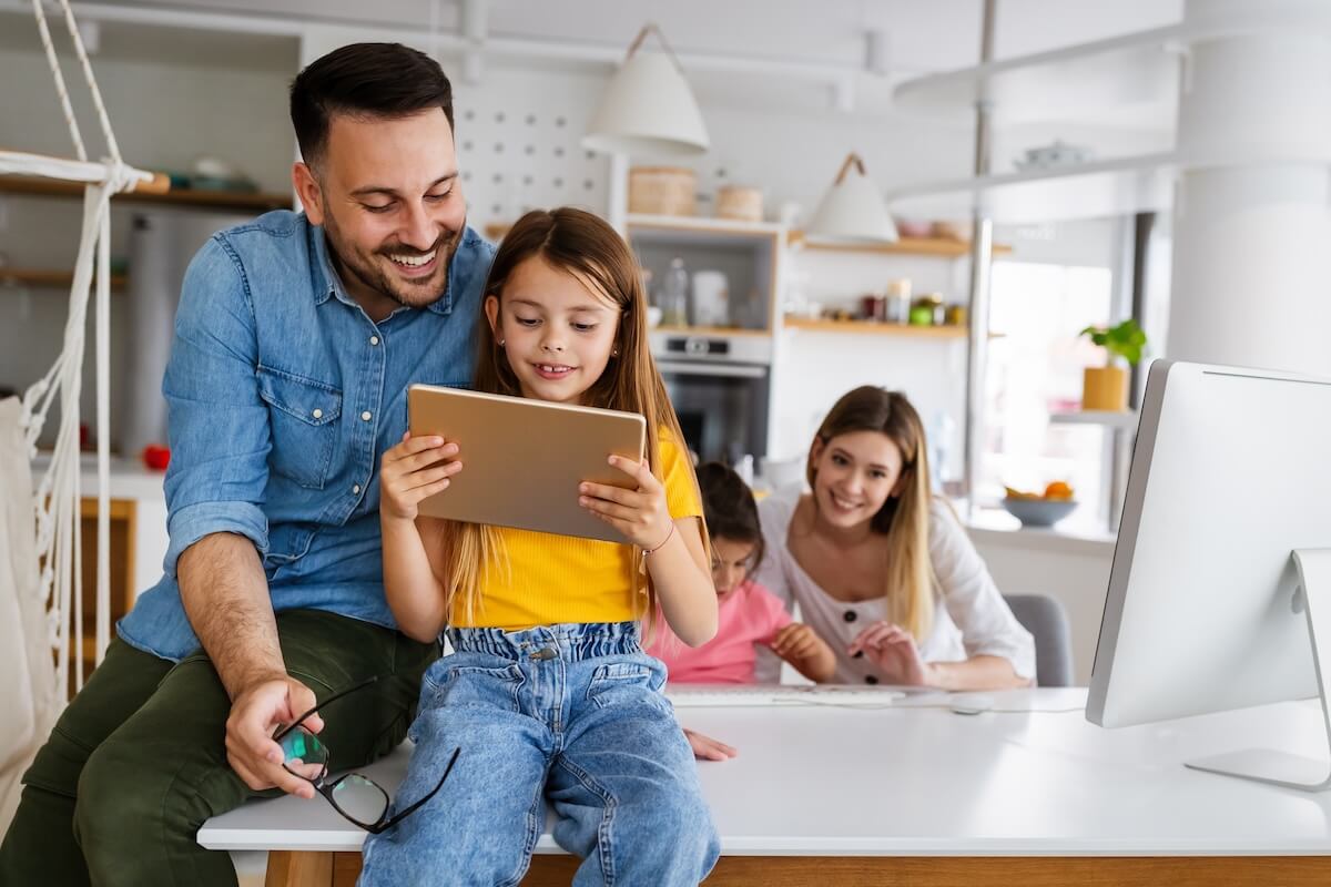 Choosing the best family broadband package: four easy steps